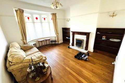 3 bedroom end of terrace house for sale, Queen Victoria Road, Llanelli