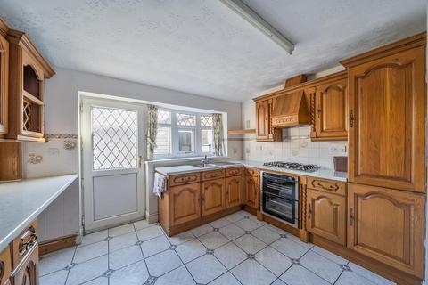 3 bedroom end of terrace house for sale, Queen Victoria Road, Llanelli