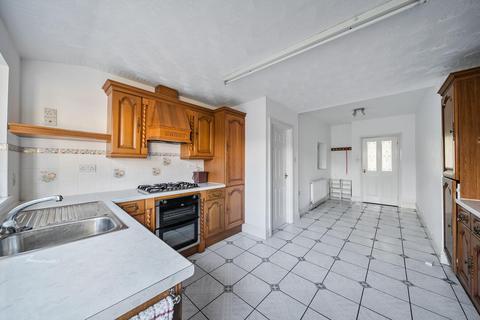 3 bedroom end of terrace house for sale, Queen Victoria Road, Llanelli
