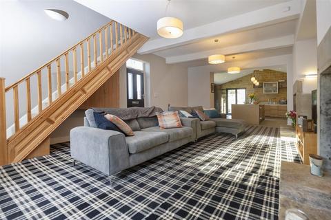 2 bedroom end of terrace house for sale - Moor Lane, Huddersfield