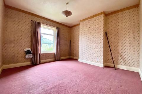 62 Adelphi Road, Huddersfield, HD3 4BB