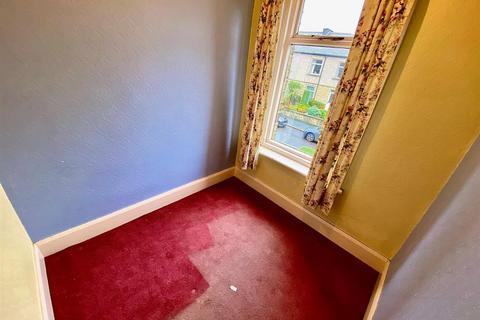 62 Adelphi Road, Huddersfield, HD3 4BB