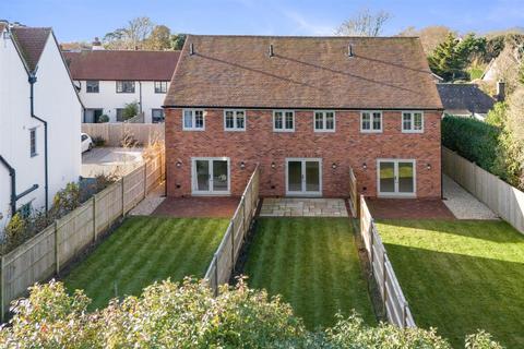 2, Lavender Cottages The Street, East Preston, Littlehampton, BN16 1HT