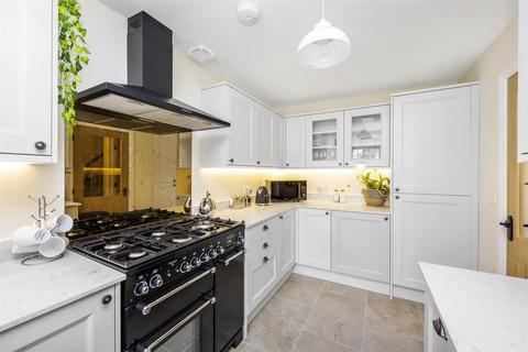 1, Lavender Cottages The Street, East Preston, Littlehampton, BN16 1HT