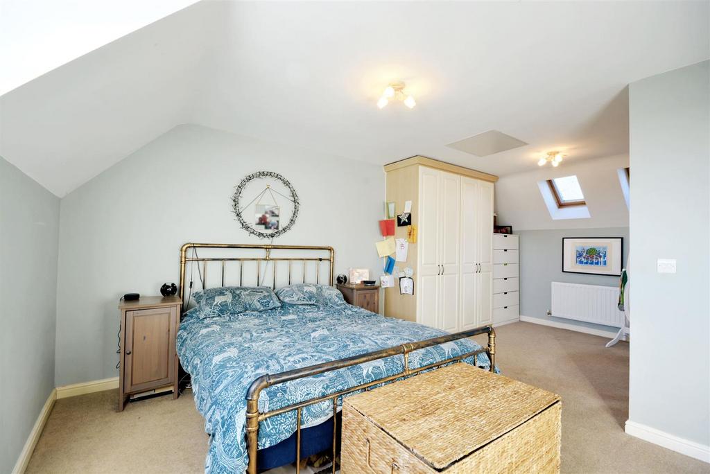 Bedroom 1 3.jpeg