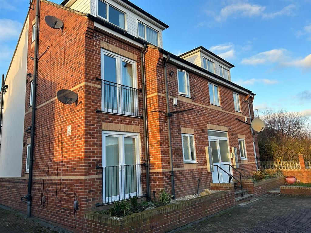 Wortley Road, Armley, Leeds 1 bed flat to rent £650 pcm (£150 pw)