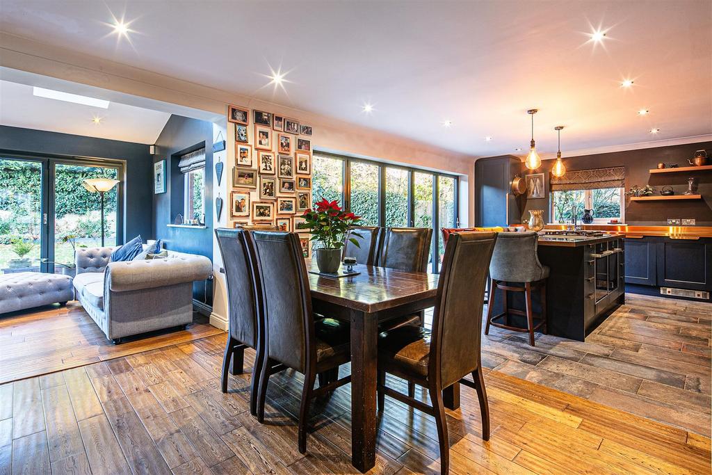 9 Ashfurlong Park, Dore, S17 3LD 5 bed detached house for sale £950,000