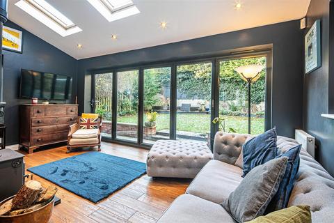 9 Ashfurlong Park, Sheffield, S17 3LD