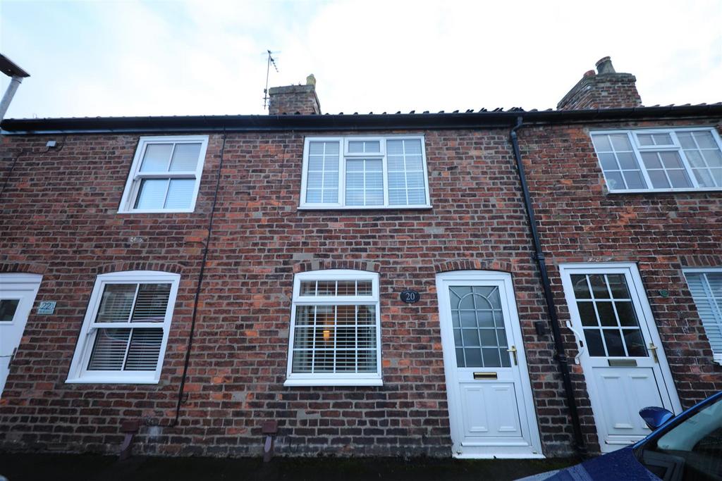 Kirk Road, Preston, Hull 1 bed terraced house for sale £120,000