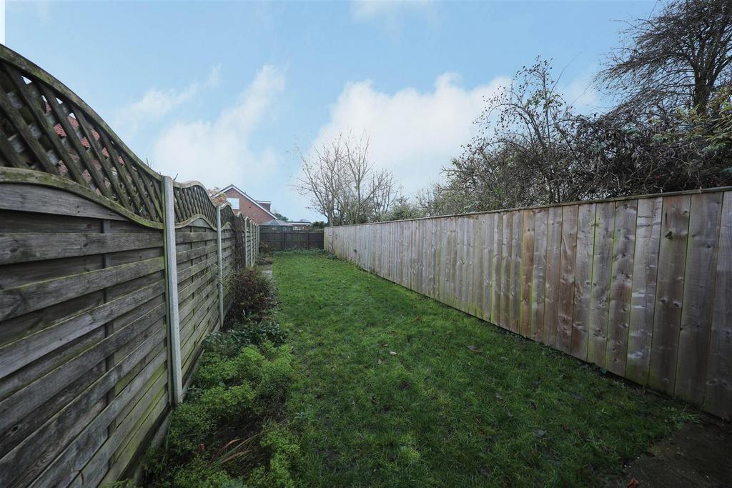 Kirk Road, Preston, Hull 1 bed terraced house for sale £120,000
