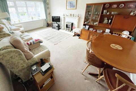 2 bedroom semi-detached bungalow for sale - Noble Close, Warwick