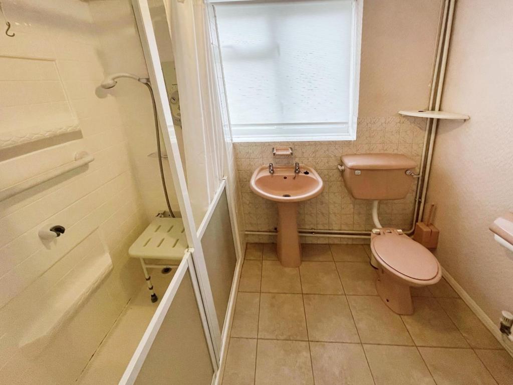 0670c248-Shower 20 Room.jpg