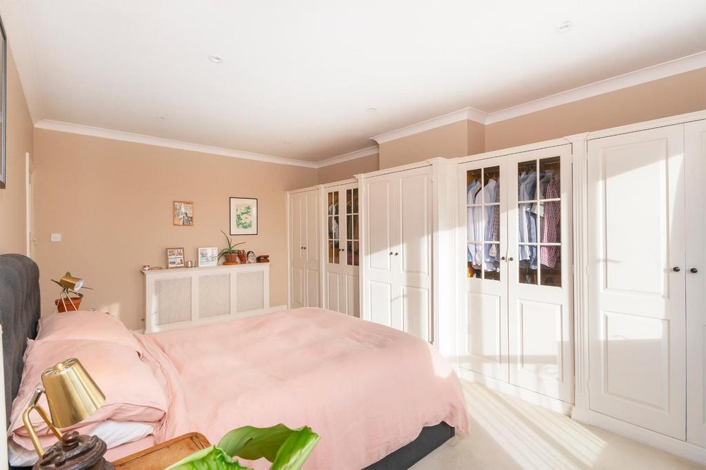 KLAWLAIREPMI04 - Bedroom D.jpg