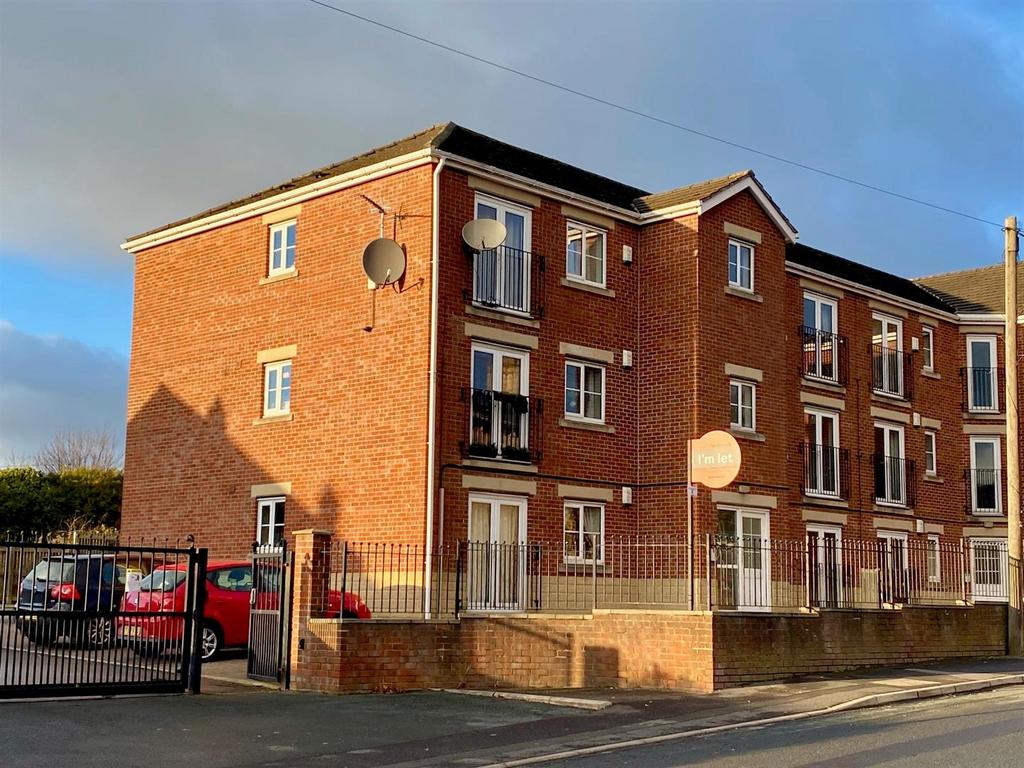 Water Royd Lane, Mirfield 2 bed apartment to rent £725 pcm (£167 pw)