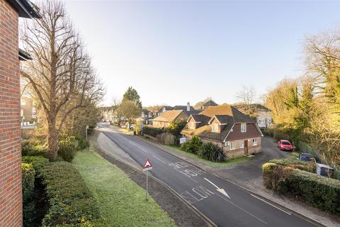 7 Linden Place, East Horsley, Leatherhead, KT24 6QB