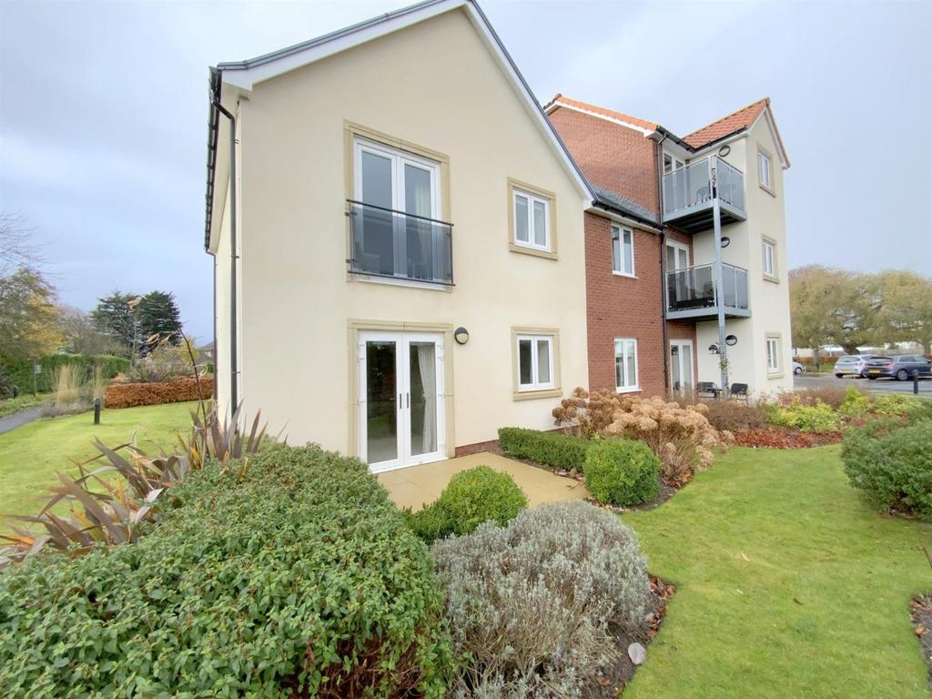 Maritime Court, Taylors Avenue, Cleethorpes 2 bed apartment for sale