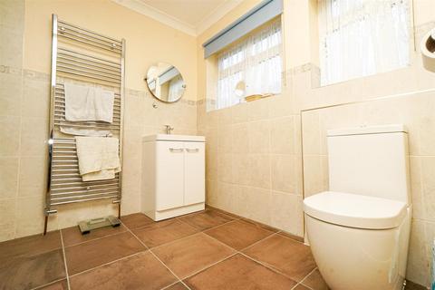 2 Barham Close, Hastings, TN34 2PA