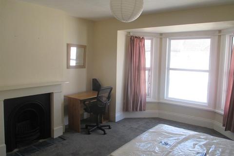5 bedroom maisonette to rent, Nightingale Road, Southsea
