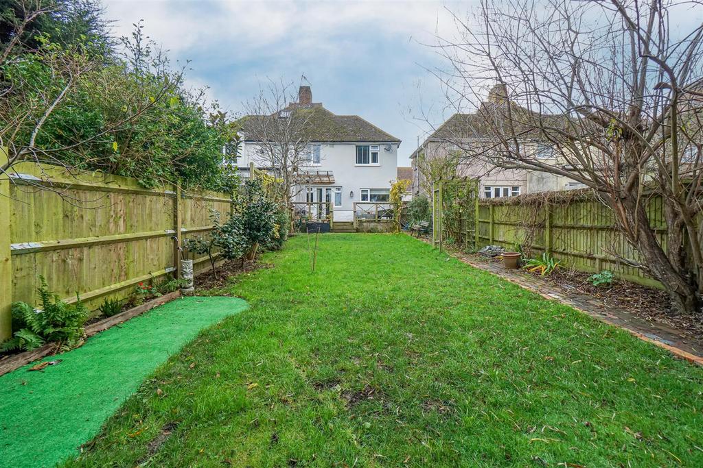 Abbey Drive, St. LeonardsOnSea 3 bed semidetached house for sale £