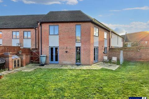 3 bedroom semi-detached house for sale - Barring Mews, Upton, Northampton