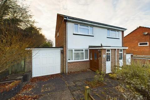 8 Kittiwake Close, South Croydon, CR2 8SQ
