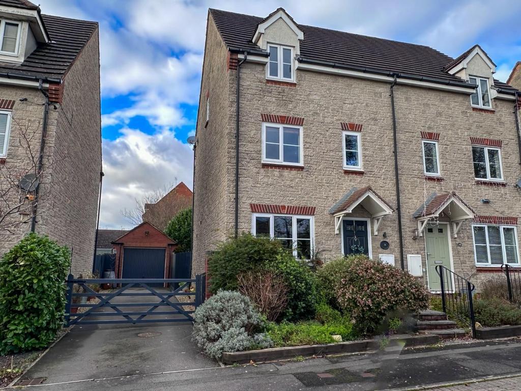 Lowland Close, Broadlands, Bridgend County Borough, CF31 5BU 4 bed