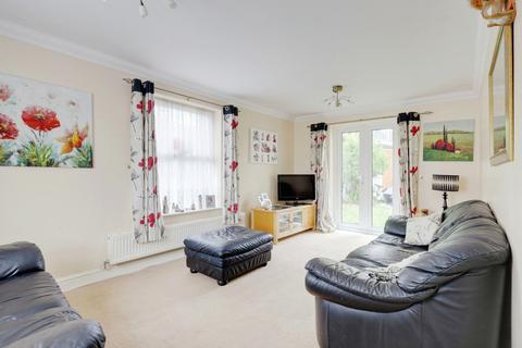 3 bedroom detached house for sale, The Garners, Rochford, SS4