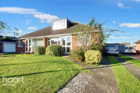 3 bedroom bungalow for sale - Romsey Close, Rochester