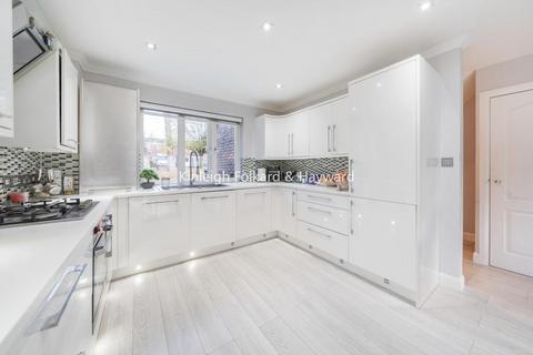 3 Ambleside, Bromley, BR1 4DN