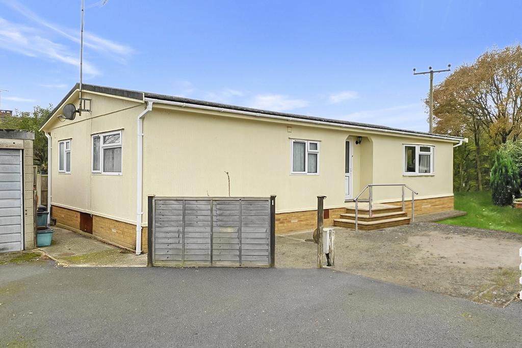 2 Bedroom Park Home approx 42\&#39; x 20\&#39;