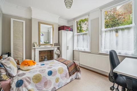 4 bedroom semi-detached house for sale, Chiltern View Road, Uxbridge, Greater London