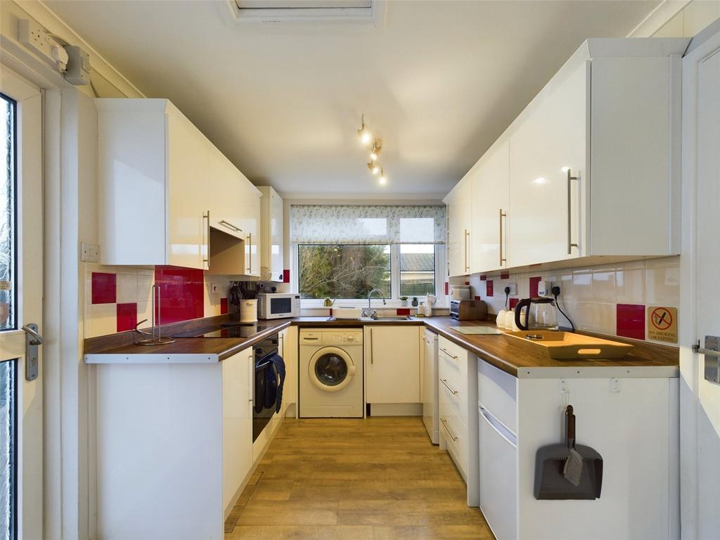 St Merryn, Padstow 3 bed bungalow to rent £1,050 pcm (£242 pw)