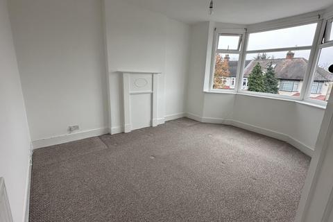 3 bedroom terraced house to rent - Ecclesbourne Gardens, Palmers Green, N13