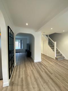3 bedroom semi-detached house to rent - 3 Bedroom Luxury House For Rent in Harlow, CM19