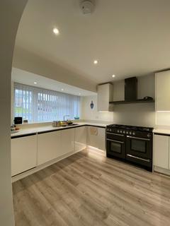3 bedroom semi-detached house to rent - 3 Bedroom Luxury House For Rent in Harlow, CM19