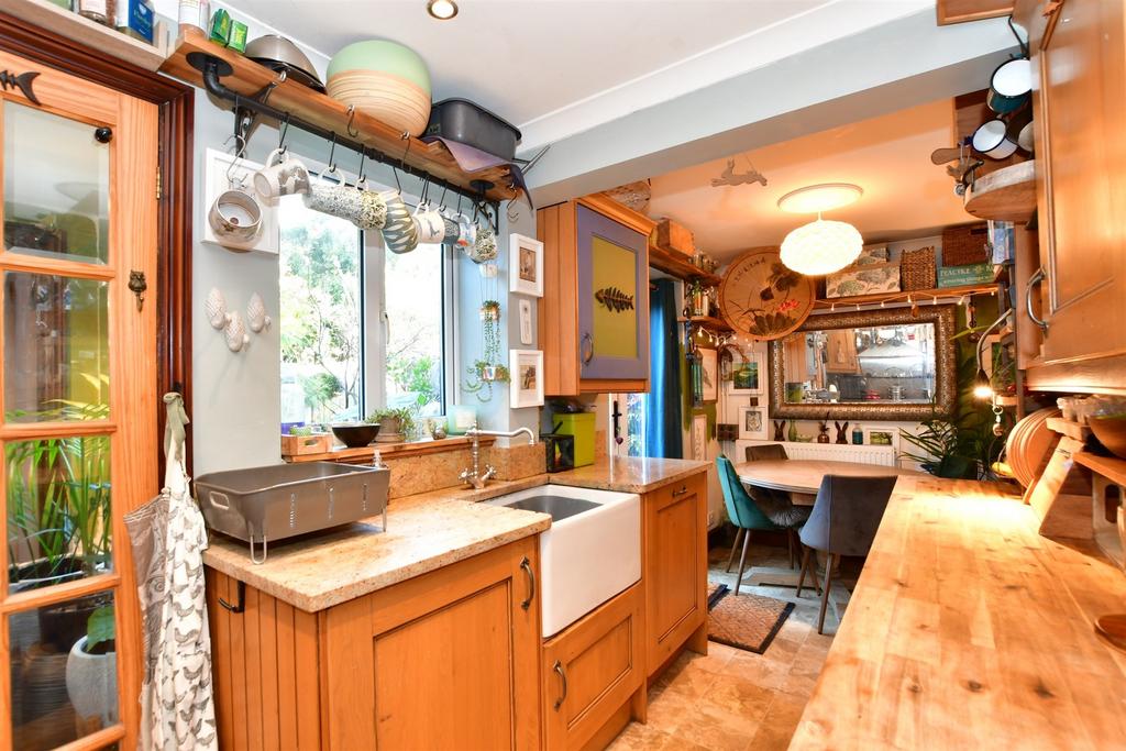 Kitchen/Dining Area