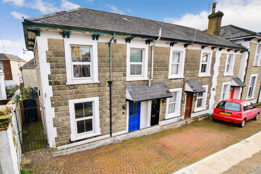 Royal Crescent, Sandown, Isle of Wight 3 bed end of terrace house £