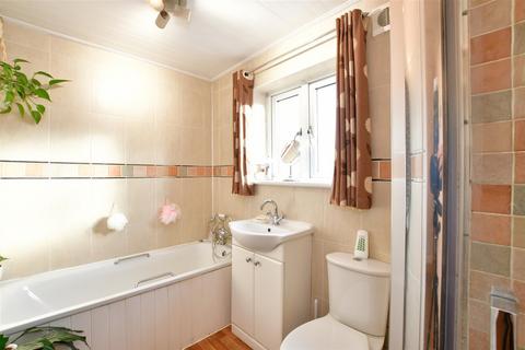 33 Kingsley Road, Loughton, IG10 3TU