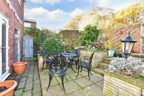 33 Kingsley Road, Loughton, IG10 3TU