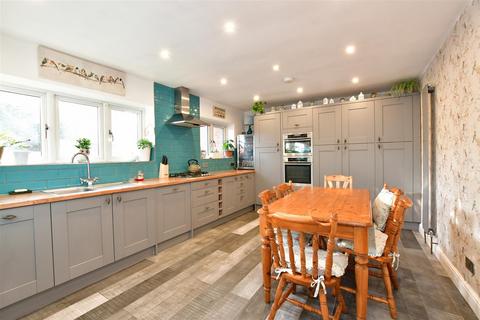 33 Kingsley Road, Loughton, IG10 3TU