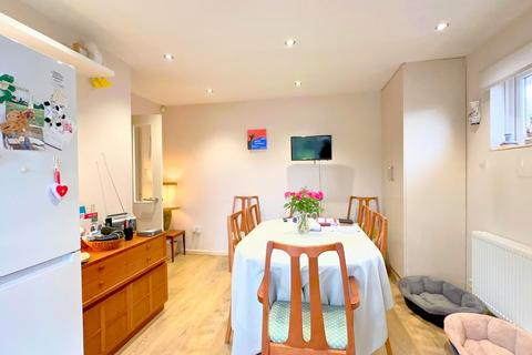 118 Barton Drive, Barton On Sea, New Milton, BH25 7JL