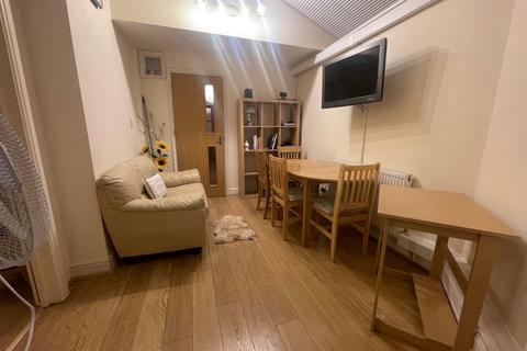 1 bedroom flat to rent, Fountains Crescent, Southgate