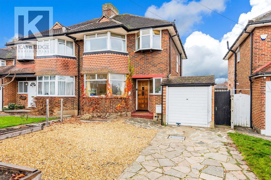 Stoneleigh Crescent, Epsom, KT19 3 bed semidetached house for sale £