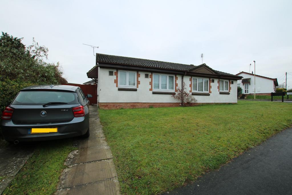 Semi detached bungalow, Charlton, Andover 2 bed semidetached bungalow
