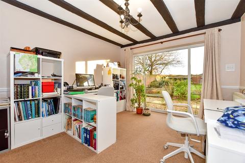 20 Longtye Drive, Chestfield, Whitstable, CT5 3NG