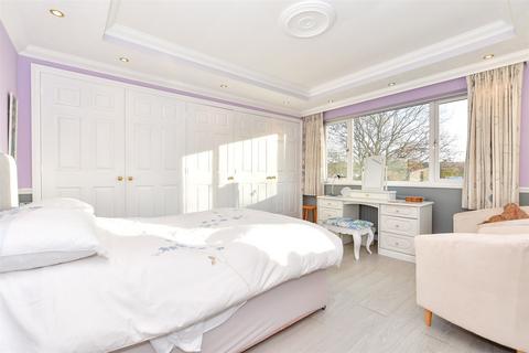 20 Longtye Drive, Chestfield, Whitstable, CT5 3NG