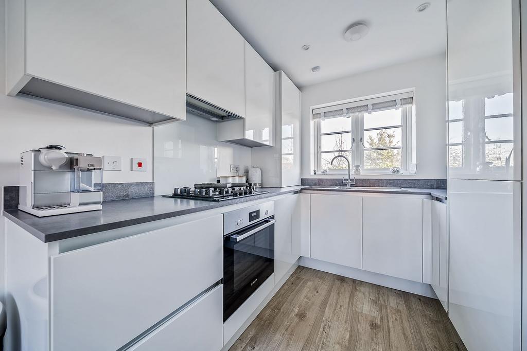 Kitchen/Dining Room (2)