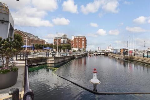 3 bedroom apartment to rent, Gunwharf Quays Portsmouth PO1