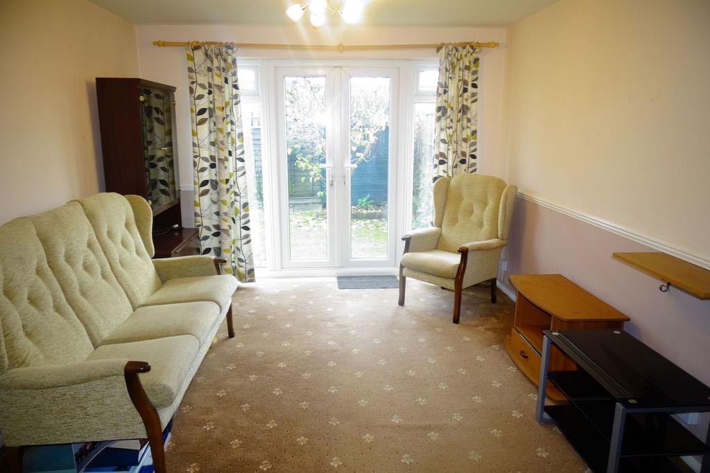 Adelaide Road, Ashford, TW15 2 bed ground floor for sale £325,000