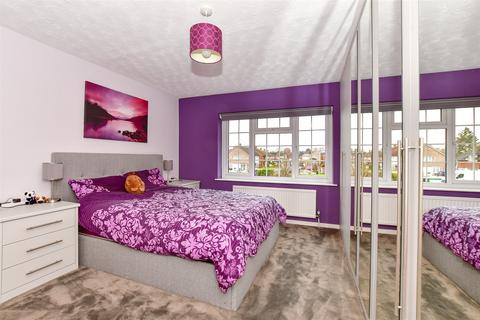 34 Ashden Walk, Tonbridge, TN10 3RL